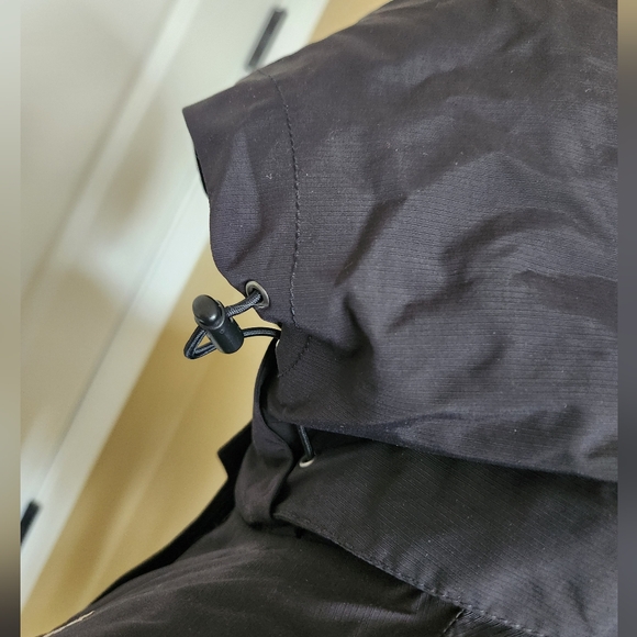 Women's The North Face Jacket Black with Hood and Fur Lining,  Size Small - Picture 8 of 12